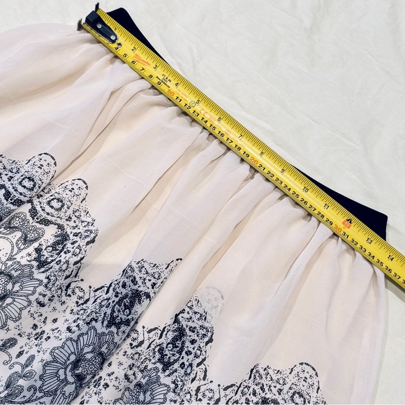 Like New‼️American Eagle Outfitters Cream&Black Chiffon Mini Ballet Skirt, Sz S - Picture 8 of 10